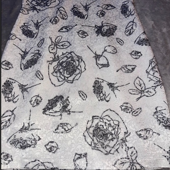 Floral print white midi tight dress - Picture 2 of 5